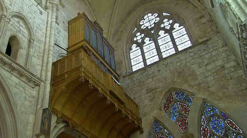 Orgue de l' &eacute;glise notre-Dame de la Nativit&eacute; &agrave; Moret-sur-Loing