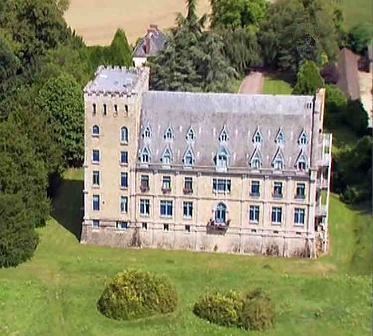 Ch&acirc;teau de la Guette &agrave; Villeneuve  saint-Denis